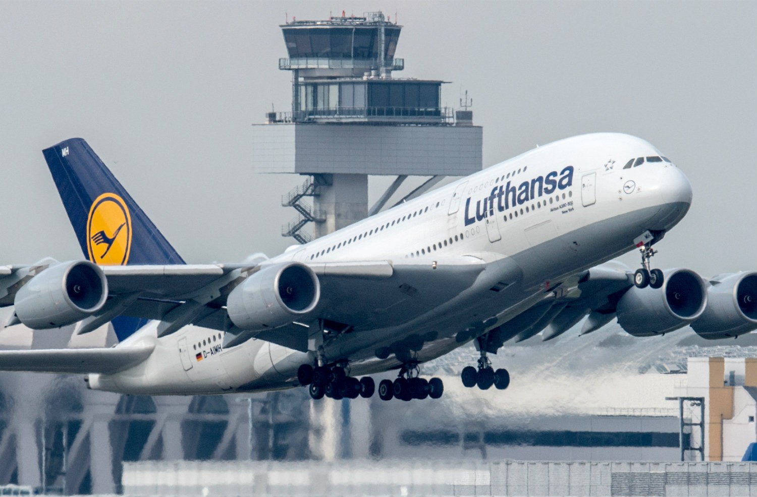 Lufthansa Review